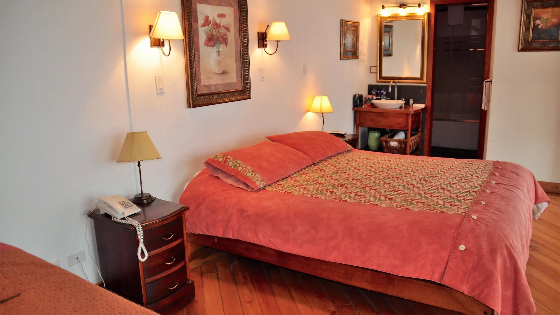 לינה וארוחת בוקר קיטו Boutique Hotel Casa Foch